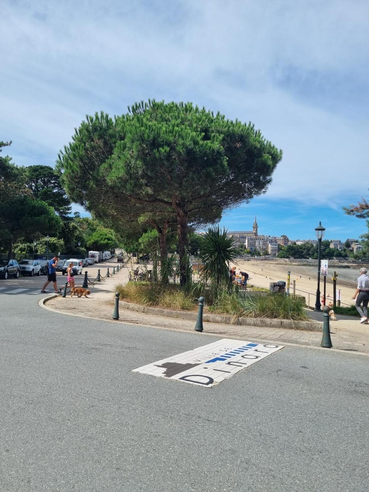 Brise Marine Du Prieure Spacieux Lumineux A 2 Min De La Plage Dinard Luaran gambar